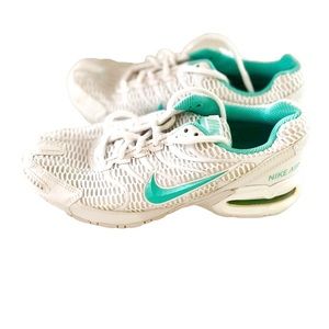 Nike Women’s AirMax Torch 4 Aqua Blue & White Tennis shoes/ Sneakers